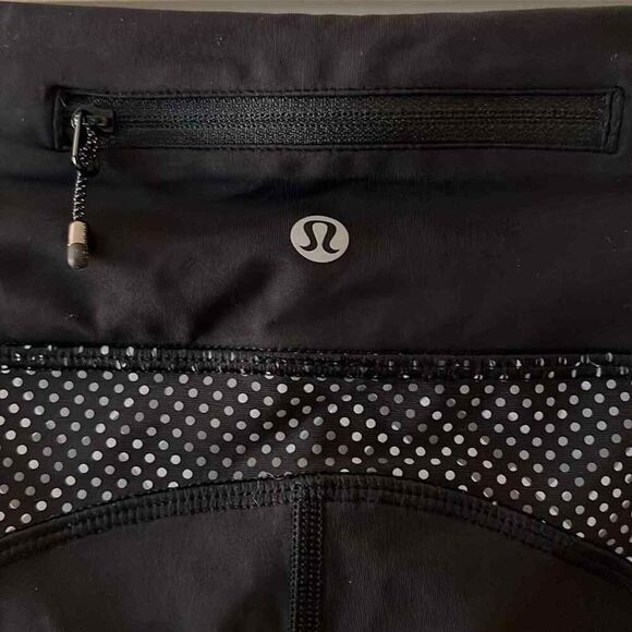 Lululemon wonder under black cropped leggings w reflective detail - 4 - Picture 4 of 10